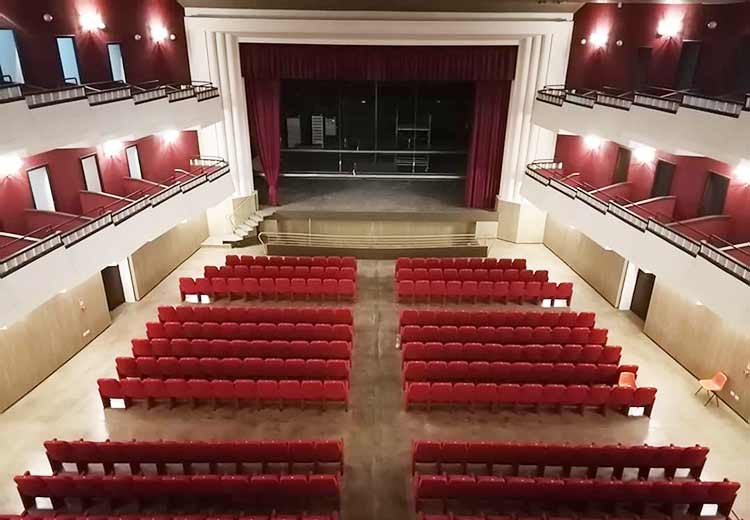 Teatro Cavallino Bianco: investimenti, scelte, numeri. I galatinesi meritano di più!