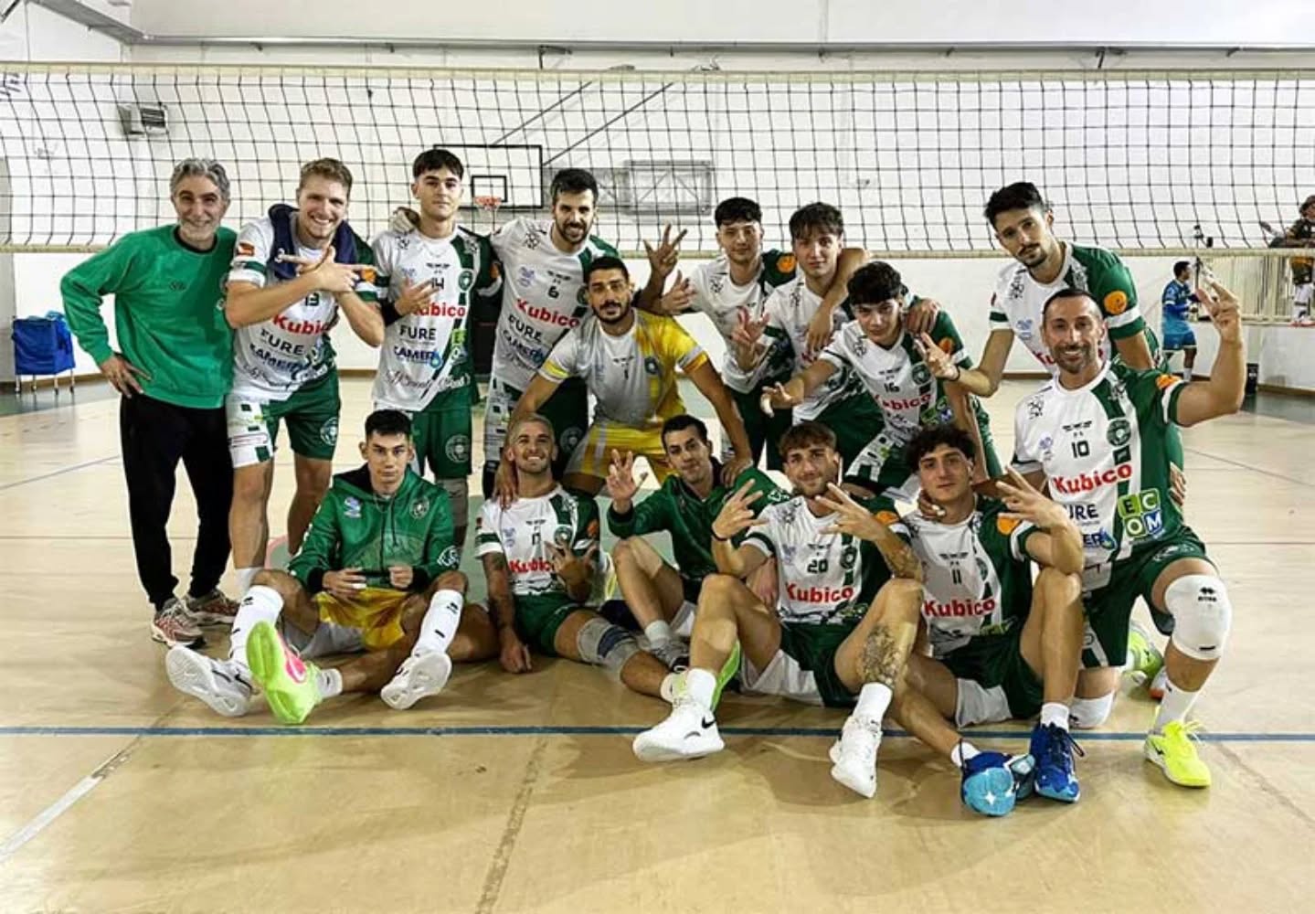 🏐 @showyboys 🔝