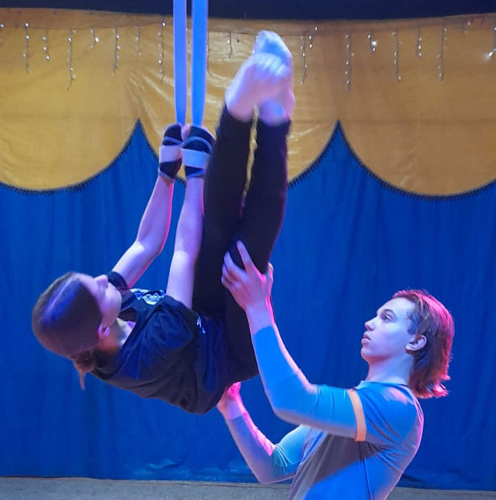 “Esperienza entusiasmante”. Un successo lo stage con gli allievi della Scuola di Circo