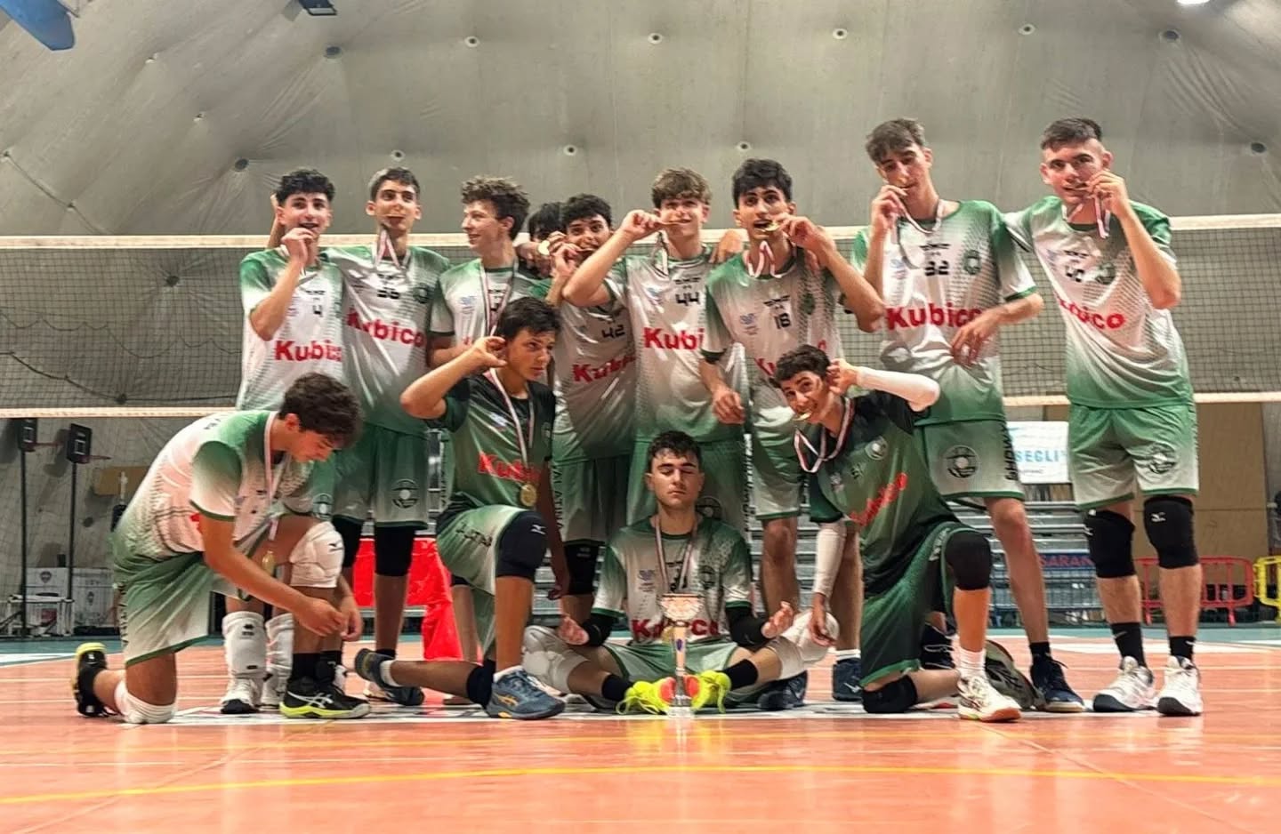 🤍💚 Showy Boys Galatina