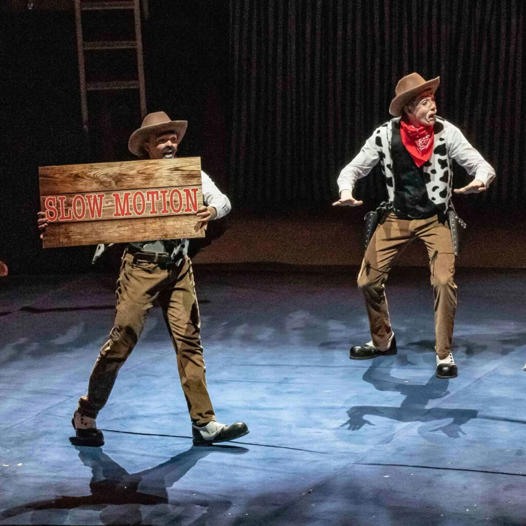 Dylan e Rassel Coda Prin al Circo Stabile di Budapest per presentare il nuovo sketch comico Dylan e Rassel Coda Prin al Circo Stabile di Budapest per presentare il nuovo sketch comico